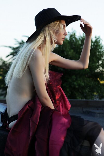 Kira Date At Dusk By Playboy - photo 05