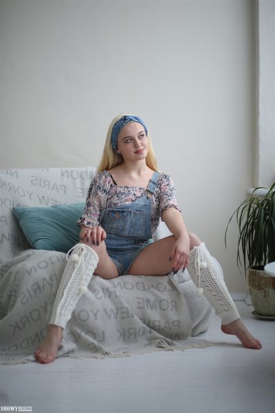 Blondy Impossible To Resist By Showy Beauty - photo 00