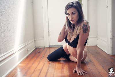 Moon Posing Topless And Nude With Tattoos In The Room - photo 02