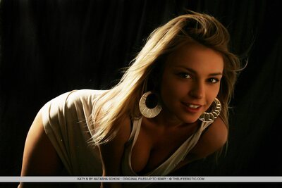 Katy N in dark - photo 10