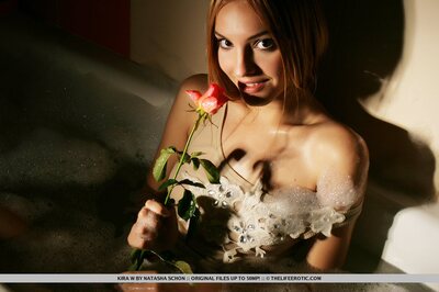 Pure erotica with Kira W - photo 12