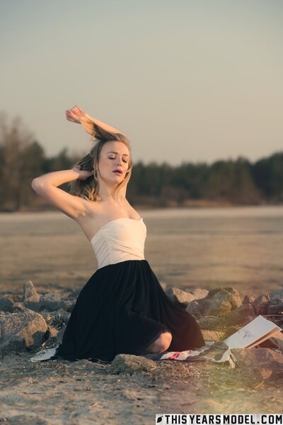 Aislin Art Student By This Years Model - photo 02