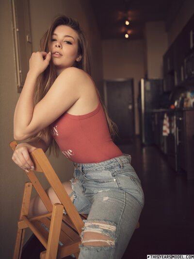 Casual Red Top And Ripped Denim Portraits With Lana Lea - photo 00