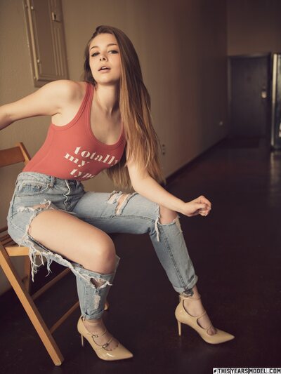 Casual Red Top And Ripped Denim Portraits With Lana Lea - photo 01