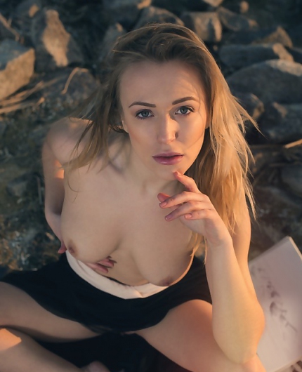 Aislin Art Student By This Years Model