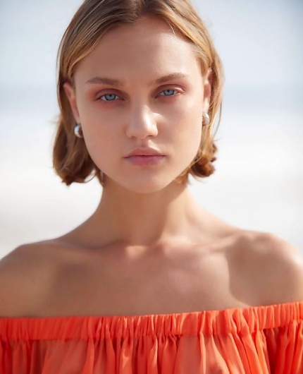 Hannah Ray Dead Sea Poems By Superbe Models