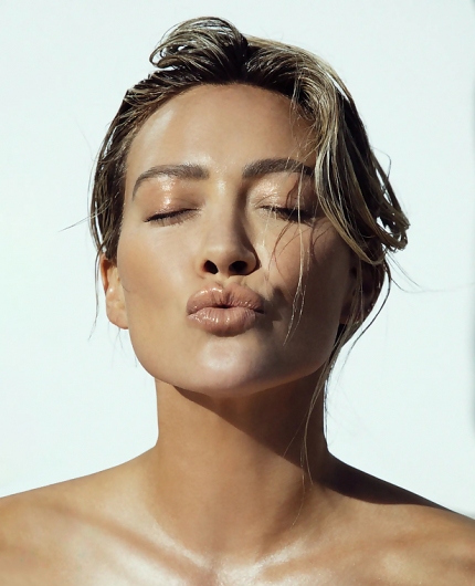 Hilary Duff Nude