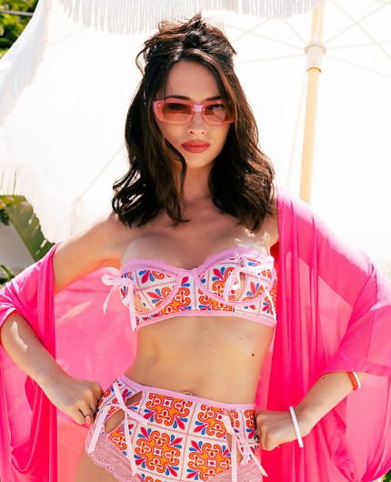 Brooke Tilli Undresses Poolside In Patterned Bikini And Pink Wrap