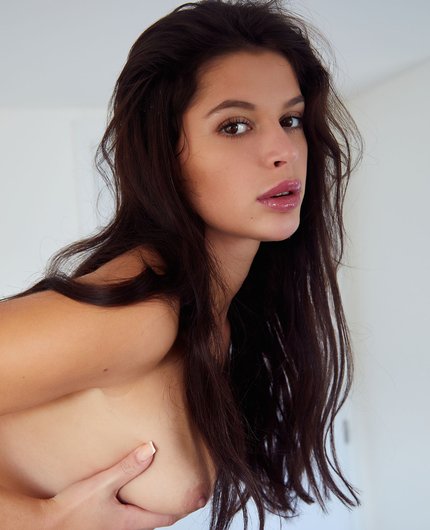 Bright Bedroom Mirror Tease Scene Featuring Asandra Dewy Model