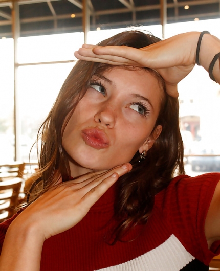 Gaby Mueller Vs Pad Thai By Zishy