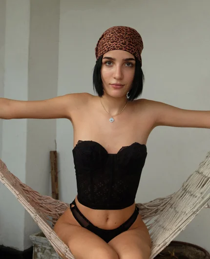 Nude Pics of Queti Revello