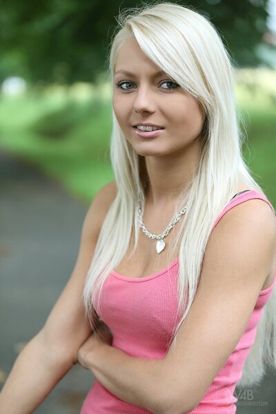 Grace C on the road - photo 01