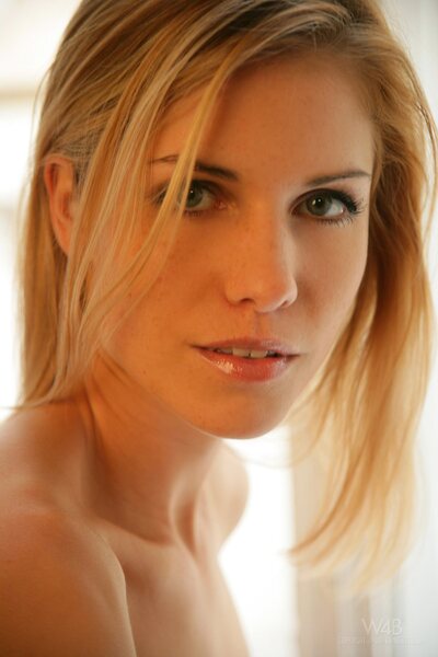Iveta W4B - photo 01