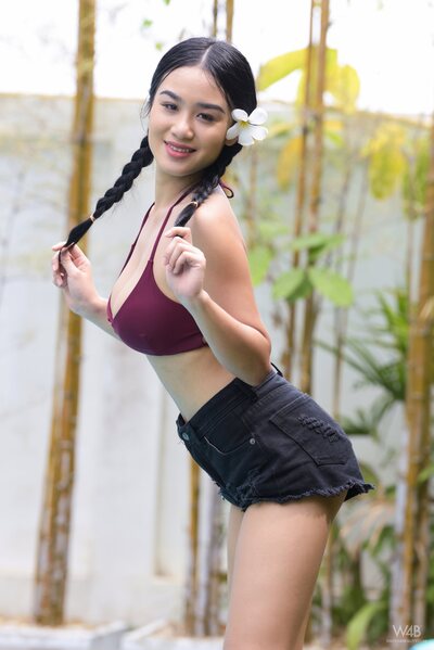 Kahlisa The Fun By The Pool By Watch 4 Beauty - photo 01