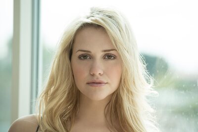 Hello Mia M - photo 01