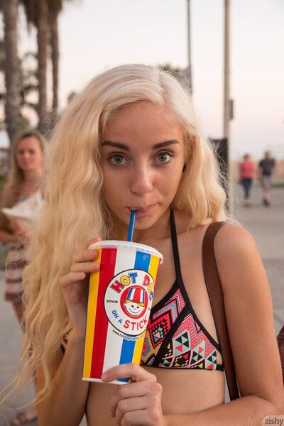 Naomi Woods In Dogtown USA By Zishy - photo 03