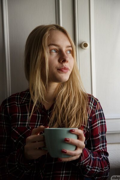 Freda Motten But First Coffee By Zishy - photo 00