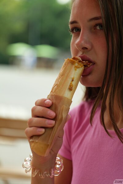 Olya Derkach Summer Fair Snacks By Zishy - photo 03