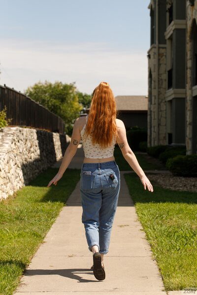 Dabney Conrad Fragrant Rhubarb By Zishy - photo 01