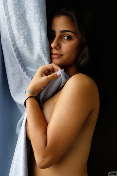 Lissa Mendez Christmas In A Cave By Zishy - photo 03