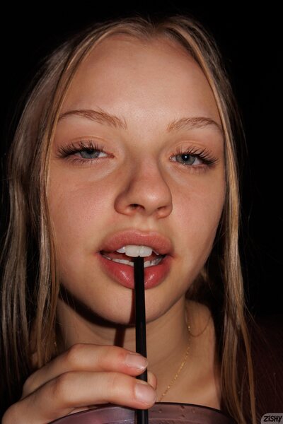 Kylie Shay Free Smells By Zishy - photo 00