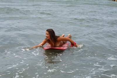 Yanira Prado Pics On The Beach With Surfboard And Playful Charm - photo 03