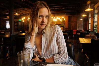 Playful Cafe Seduction In Golden Lingerie With Clubnika Jane - photo 00