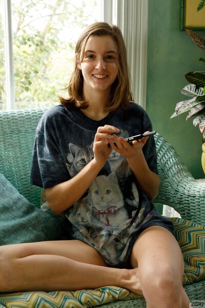 Quiet Morning Coffee And Natural Nude Style With Meadow Brink - photo 05